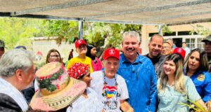 Luis Caldera inauguró espacios para los abuelos del Centro Residencial Dr. Joaquín Esteva Parra