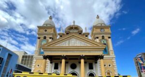 Tranvía de Maracaibo movilizó a cientos de fieles en la tradicional Ruta de los 7 Templos