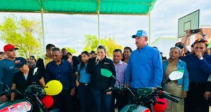 Gobernador Caldera inaugura moderno auditorio y entrega flota operativa en Simón Bolívar
