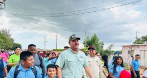 Gobernador Caldera impulsa la educación en Jesús Enrique Lossada con nuevas herramientas tecnológicas