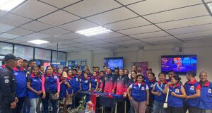 Alcaldía de Maracaibo censó y dotó de uniformes a comerciantes informales del Terminal de Pasajeros