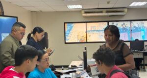Gobernación del Zulia supervisa proceso de inscripción de los nuevos becarios de Fundalossada