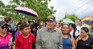 Alcaldía de Maracaibo impermeabiliza 16 viviendas de Altos de Sol Amada IV