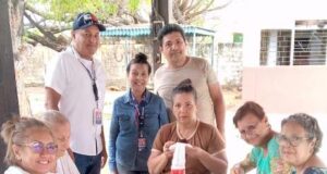 Círculo de abuelos Tiempos Felices aprenden a tejer “Soles de Maracaibo”