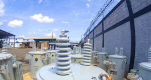 Gobernación del Zulia y Corpoelec distribuyen 16 transformadores en el Sur del Lago