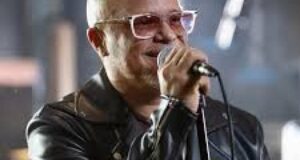 Un ex Guaco ejerce su profesión de periodista cantando: Nelson Arrieta