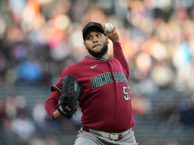 Eduardo-Rodriguez3.png