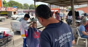 Transportistas de la línea 14 de Noviembre recibieron jornada de barbería