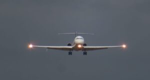 Vuelos directos desde el Zulia a Miami y Bogotá: Gobernador Luis Caldera anunció ampliación de la interconexión aérea