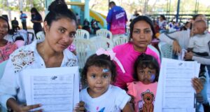 TESTIMONIOS: Entrega actas de nacimiento extemporáneas es un programa inédito de la Alcaldía de Maracaibo