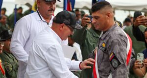Alcalde Di Martino presente en actos conmemorativos de la Batalla Naval del Lago, Armada Bolivariana y Natalicio de El Libertador
