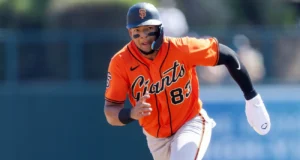 Víctor Bericoto se robó el home y lideró la paliza de los Gigantes a Toronto