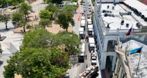 Gobernador Luis Caldera entregó equipamiento de alta tecnología a siete hospitales de la región