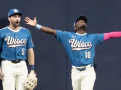 Luis Lara fenomenal: Le róbó un jonrón a Eugenio Suárez