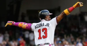 El «Abusador» contagia su energía: Bravos venció a Filis en el primero