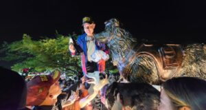  Di Martino develó estatua en honor a Tsunami: El «Ángel Canino» filmará una película
