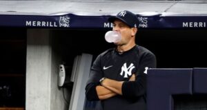 A pesar del fracaso de los Yankees, Aaron Boone seguirá como manager