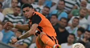 Venezolano Gleiker Mendoza aportó un gol al Shakhtar Donetsk de Ucrania