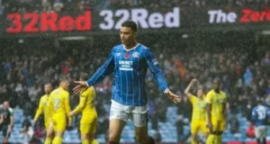 Doblete del venezolano Kevin Kelsy: 3 goles en 6 partidos en Escocia