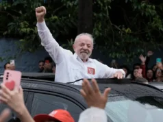 Lula sigue en Brasil